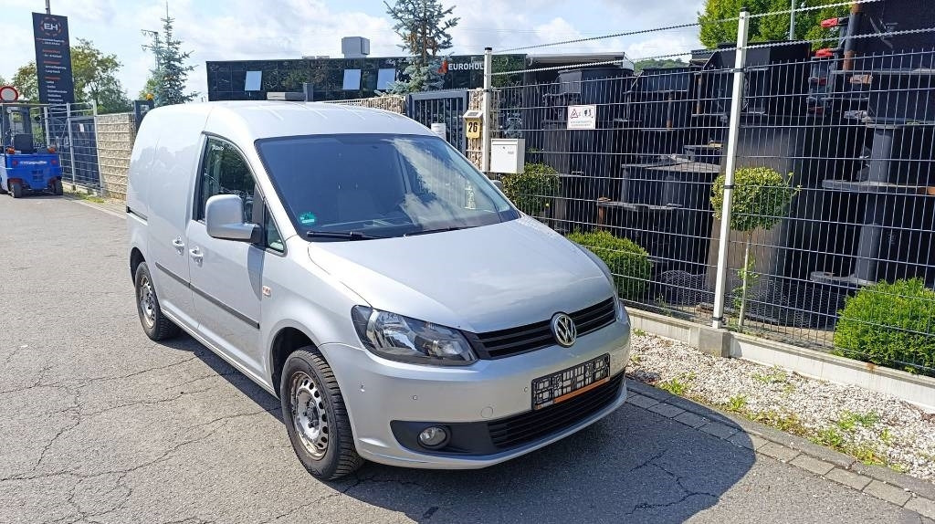 Volkswagen VW Caddy, Transporter, Werkstattschränke, Webasto - شاحنة مغلقة الصندوق: صورة 1 Volkswagen VW Caddy, Transporter, Werkstattschränke, Webasto - شاحنة مغلقة الصندوق: صورة 1