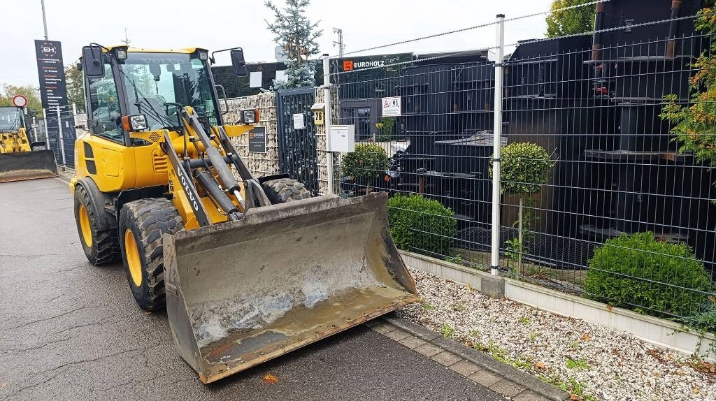 Volvo Radlader L 25 F, hydr. Schnellwechsler, Schaufel - اللودر بعجل: صورة 3 Volvo Radlader L 25 F, hydr. Schnellwechsler, Schaufel - اللودر بعجل: صورة 3