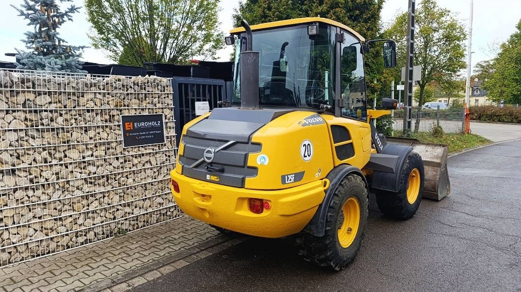 Volvo Radlader L 25 F, hydr. Schnellwechsler, Schaufel - اللودر بعجل: صورة 4 Volvo Radlader L 25 F, hydr. Schnellwechsler, Schaufel - اللودر بعجل: صورة 4