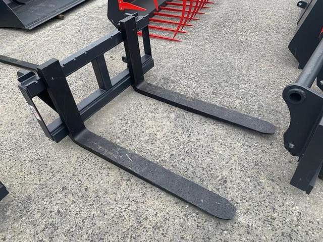 Big Palettengabel 3,5 t mit Kramer groß Aufnahme - شوكة - معدات المناولة: صورة 1 Big Palettengabel 3,5 t mit Kramer groß Aufnahme - شوكة - معدات المناولة: صورة 1