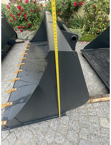 Big SUN Schwergutschaufel 250 cm mit Kramer / Claas Scorpion mit Zähne - ملحق: صورة 4 Big SUN Schwergutschaufel 250 cm mit Kramer / Claas Scorpion mit Zähne - ملحق: صورة 4