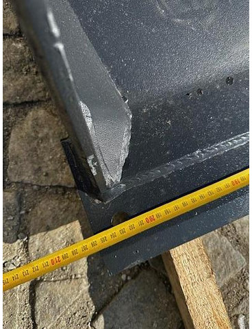 Big Volumenschaufel 200 cm mit JCB 520-50 Aufnahme - بكت: صورة 3 Big Volumenschaufel 200 cm mit JCB 520-50 Aufnahme - بكت: صورة 3