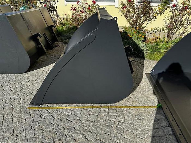 Big Volumenschaufel 200 cm mit Merlo ZM2 Aufnahme - بكت: صورة 5 Big Volumenschaufel 200 cm mit Merlo ZM2 Aufnahme - بكت: صورة 5