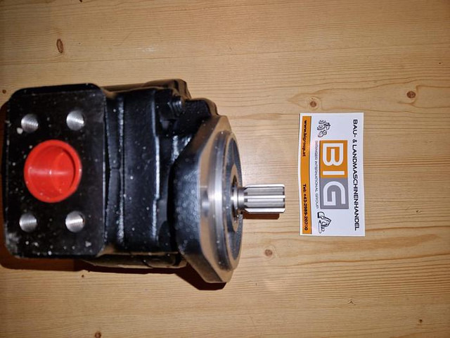 Hydraulikpumpe für John Deere 4500 Teleskoplader - قطع غيار: صورة 1 Hydraulikpumpe für John Deere 4500 Teleskoplader - قطع غيار: صورة 1