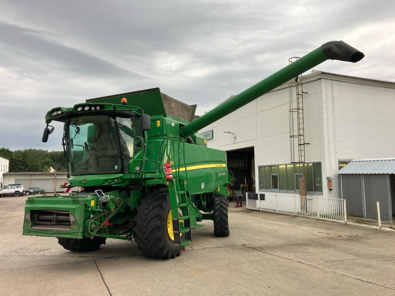 John Deere T560 mit 622R Schneidwerk - حصادة موحَّدة: صورة 1 John Deere T560 mit 622R Schneidwerk - حصادة موحَّدة: صورة 1