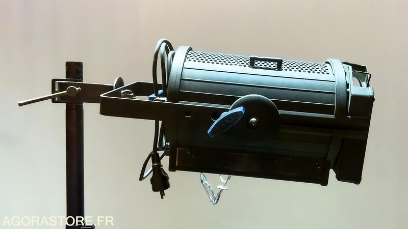 1 projecteur "plan convexe PC ADB 1 KW" - الأدوات والمعدات: صورة 1 1 projecteur "plan convexe PC ADB 1 KW" - الأدوات والمعدات: صورة 1