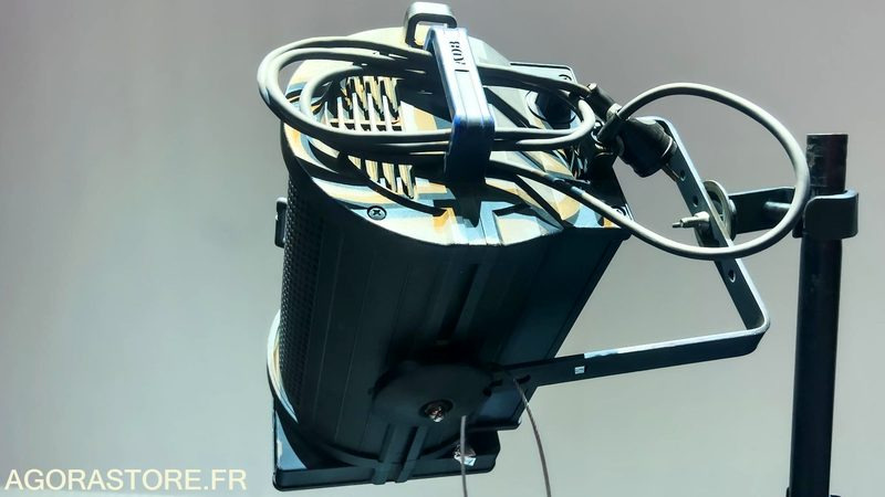 1 projecteur "plan convexe PC ADB 1 KW" - الأدوات والمعدات: صورة 2 1 projecteur "plan convexe PC ADB 1 KW" - الأدوات والمعدات: صورة 2