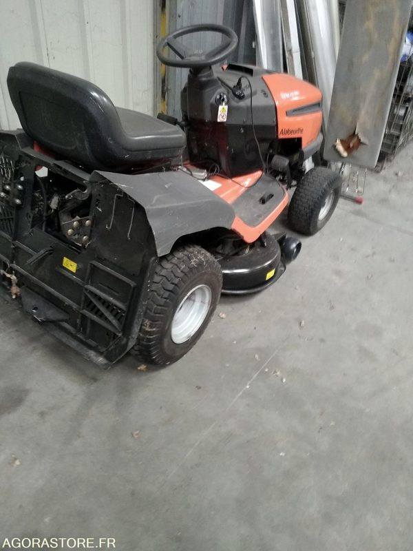 2 tondeuses autoportées - جزازة أعشاب الحدائق: صورة 2 2 tondeuses autoportées - جزازة أعشاب الحدائق: صورة 2