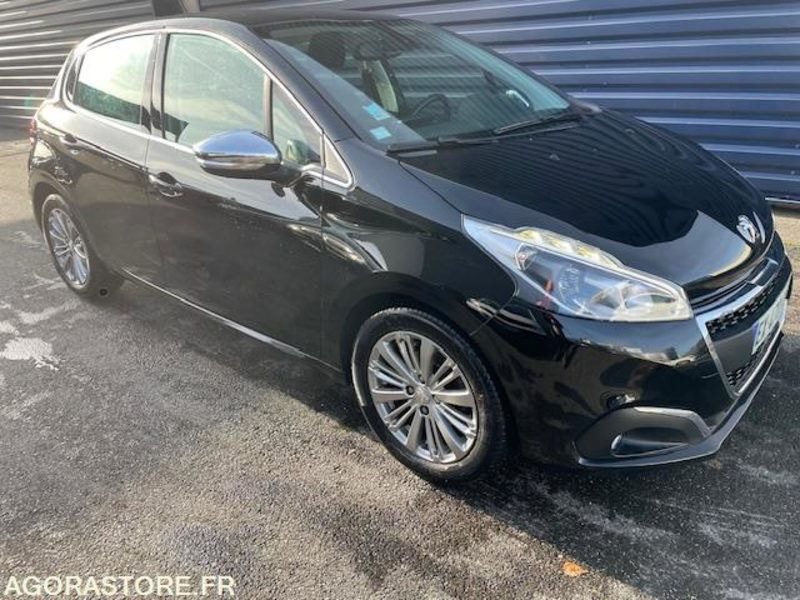 208 ALLURE PT 110cv-05/2016- 87950 KM - سيارة: صورة 4 208 ALLURE PT 110cv-05/2016- 87950 KM - سيارة: صورة 4