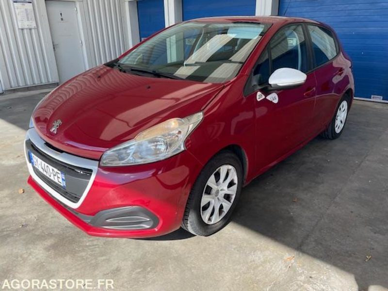 208 LIKE PT 68cv. 11/2016 . 98350 KM - سيارة: صورة 1 208 LIKE PT 68cv. 11/2016 . 98350 KM - سيارة: صورة 1