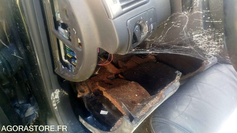 AUDI A6 - 2002 - POUR PIECES - سيارة: صورة 4 AUDI A6 - 2002 - POUR PIECES - سيارة: صورة 4
