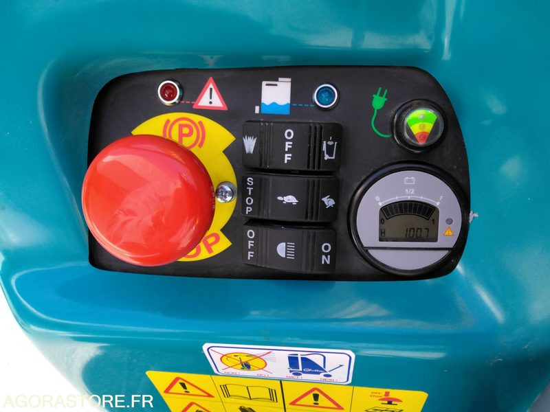 Aspirateur Glutton H2O Perfect 2 Electrique - مكنسة كهربائية صناعية: صورة 4 Aspirateur Glutton H2O Perfect 2 Electrique - مكنسة كهربائية صناعية: صورة 4