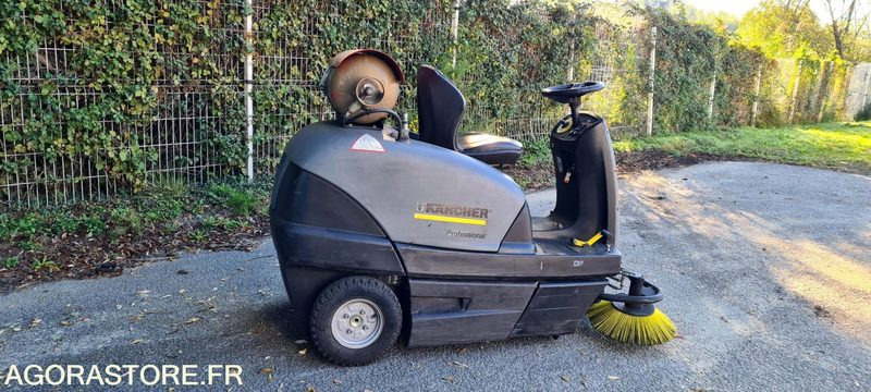 BALAYEUSE KARCHER - 2012 - 182 heures - سياره كنس شوارع: صورة 2 BALAYEUSE KARCHER - 2012 - 182 heures - سياره كنس شوارع: صورة 2
