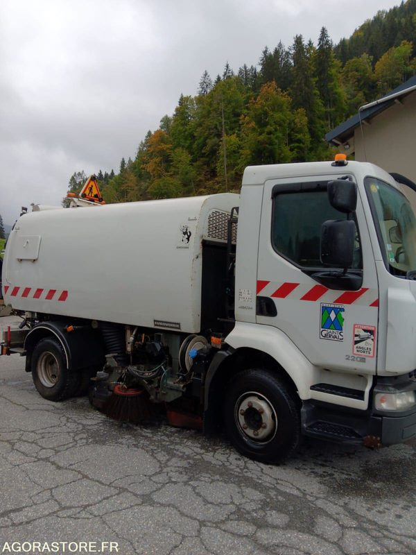 BALAYEUSE de Voiries- RENAULT MIDLUM 220 DXI avec aspiratrice EUROVOIRIE - سياره كنس شوارع: صورة 4 BALAYEUSE de Voiries- RENAULT MIDLUM 220 DXI avec aspiratrice EUROVOIRIE - سياره كنس شوارع: صورة 4