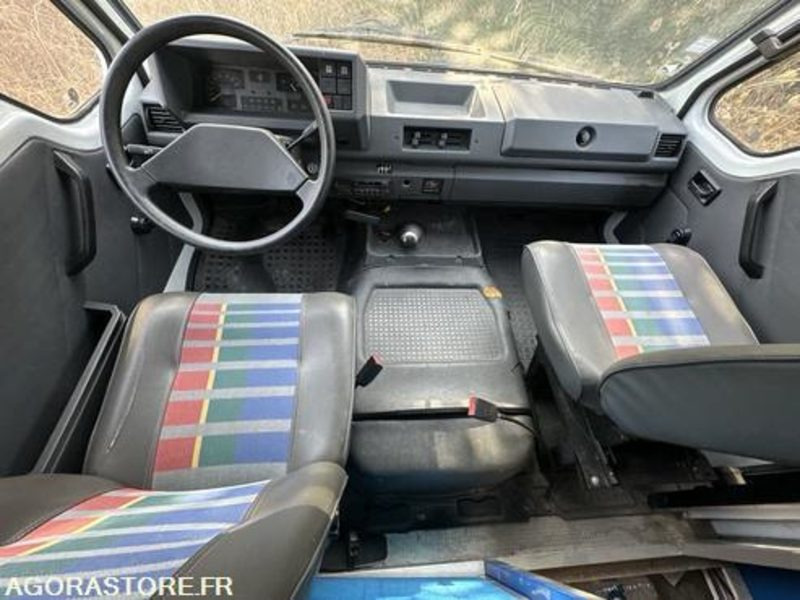 BIBLIOBUS RENAULT MASTER - 1992 - 86490KM - 6998GA2B - فان: صورة 5 BIBLIOBUS RENAULT MASTER - 1992 - 86490KM - 6998GA2B - فان: صورة 5