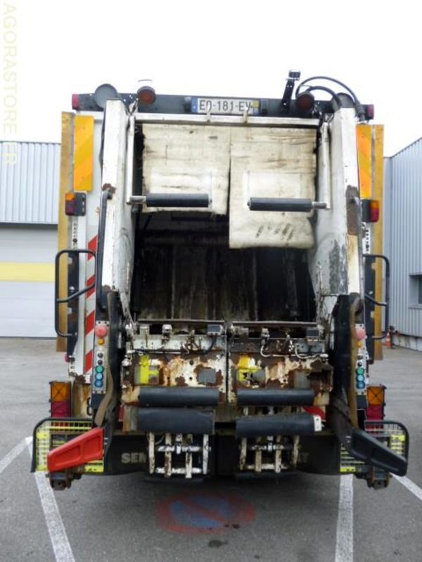 BOM ECONIC MERCEDES CABINE TYPE BUS 2007 4 places 247550kms - شاحنة النفايات: صورة 2 BOM ECONIC MERCEDES CABINE TYPE BUS 2007 4 places 247550kms - شاحنة النفايات: صورة 2