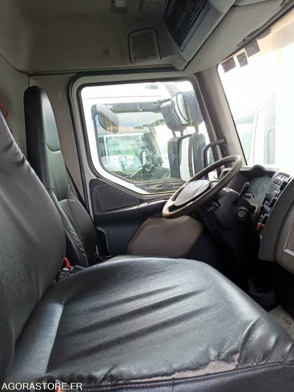BOM - RENAULT PREMIUM 270 DXI - 182 334 KM - NON ROULANT - شاحنة النفايات: صورة 4 BOM - RENAULT PREMIUM 270 DXI - 182 334 KM - NON ROULANT - شاحنة النفايات: صورة 4