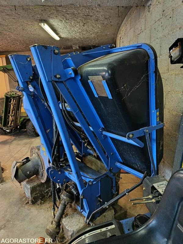 Bac de ramassage ISEKI - معدات الحدائق: صورة 4 Bac de ramassage ISEKI - معدات الحدائق: صورة 4