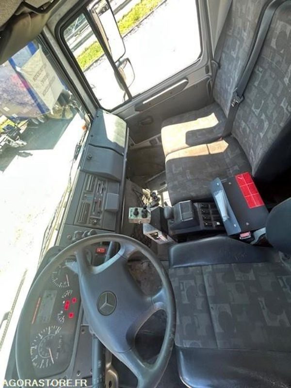 شاحنة CAMION 4X4 MERCEDES UNIMOG U5000 2009 62289 KM 4667 HEURES: صورة 14 شاحنة CAMION 4X4 MERCEDES UNIMOG U5000 2009 62289 KM 4667 HEURES: صورة 14