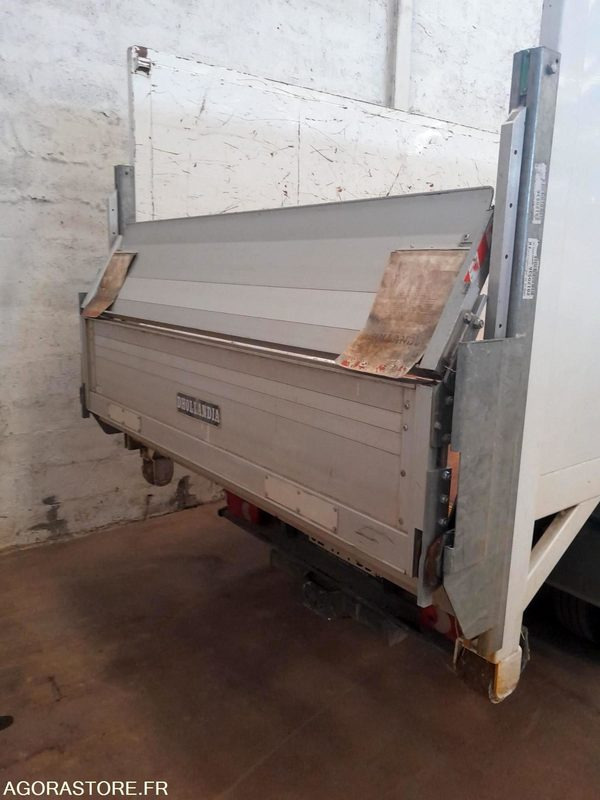 CAMION AMPLIROLL RENAULT MAXITY - قلاب صغير: صورة 4 CAMION AMPLIROLL RENAULT MAXITY - قلاب صغير: صورة 4