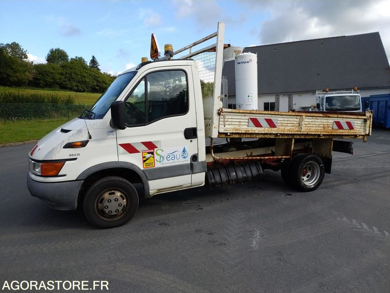 CAMION BENNE IVECO - EY413YY - 142000km - قلاب صغير: صورة 1 CAMION BENNE IVECO - EY413YY - 142000km - قلاب صغير: صورة 1