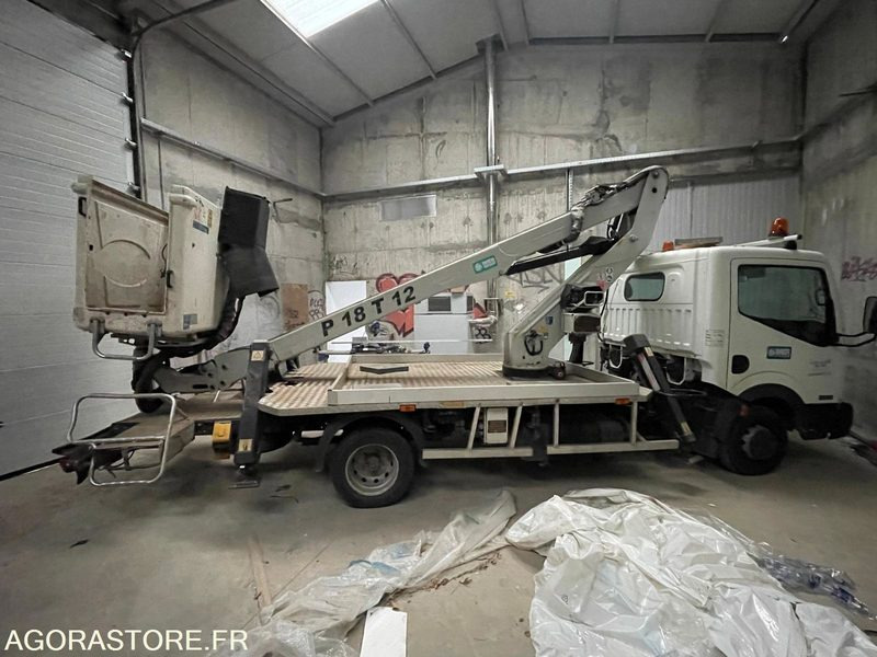 CAMION NACELLE NISSAN IMER P18T12 28740 KM 2015 - منصة تلسكوبية محمولة على شاحنة: صورة 3 CAMION NACELLE NISSAN IMER P18T12 28740 KM 2015 - منصة تلسكوبية محمولة على شاحنة: صورة 3
