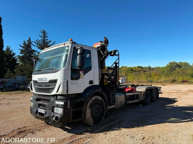 CAMION POLYBENNE GRUE IVECO MOTEUR HS - 390000km - 2014 - شاحنة ذات خطاف: صورة 1 CAMION POLYBENNE GRUE IVECO MOTEUR HS - 390000km - 2014 - شاحنة ذات خطاف: صورة 1