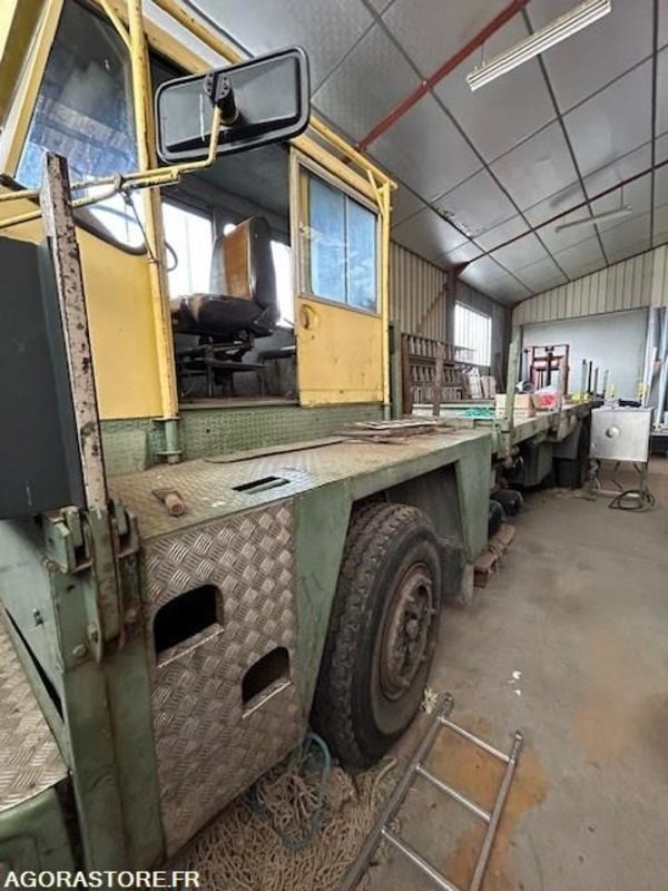 CAMION UNIC - 1974 / 82262 KM - شاحنات مسطحة: صورة 1 CAMION UNIC - 1974 / 82262 KM - شاحنات مسطحة: صورة 1