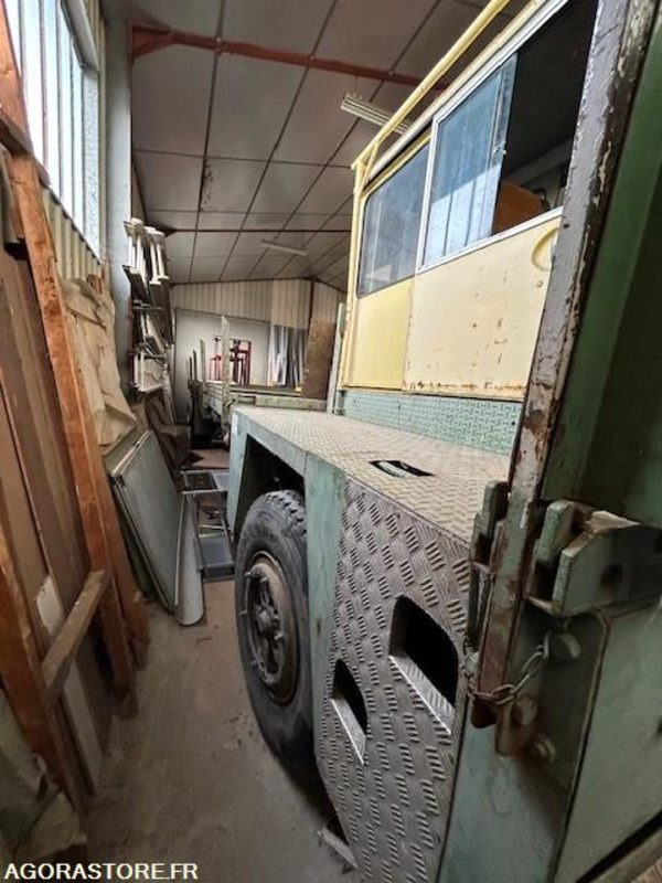 CAMION UNIC - 1974 / 82262 KM - شاحنات مسطحة: صورة 3 CAMION UNIC - 1974 / 82262 KM - شاحنات مسطحة: صورة 3