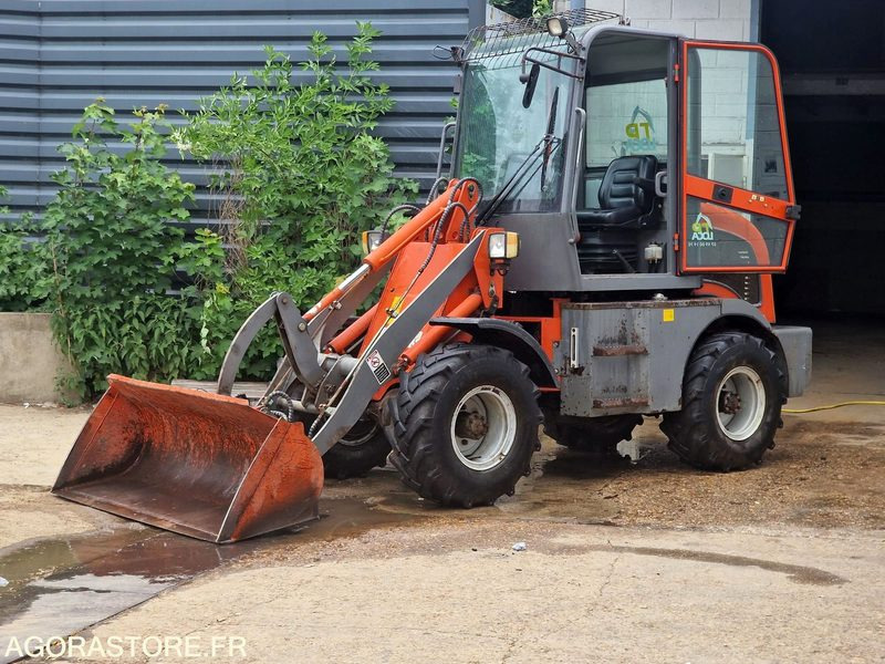 CHARGEUSE SUR PNEUS EVERUN ER08 EASY DIESEL 24CV - 2017 - 580 heures - تركس: صورة 1 CHARGEUSE SUR PNEUS EVERUN ER08 EASY DIESEL 24CV - 2017 - 580 heures - تركس: صورة 1