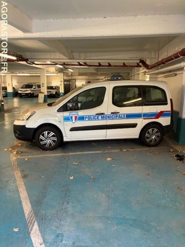 CITROEN BERLINGO - 2013 - 72200kms - سيارة: صورة 5 CITROEN BERLINGO - 2013 - 72200kms - سيارة: صورة 5