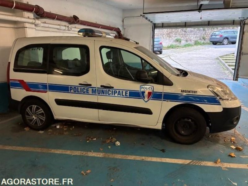 CITROEN BERLINGO - 2013 - 72200kms - سيارة: صورة 3 CITROEN BERLINGO - 2013 - 72200kms - سيارة: صورة 3