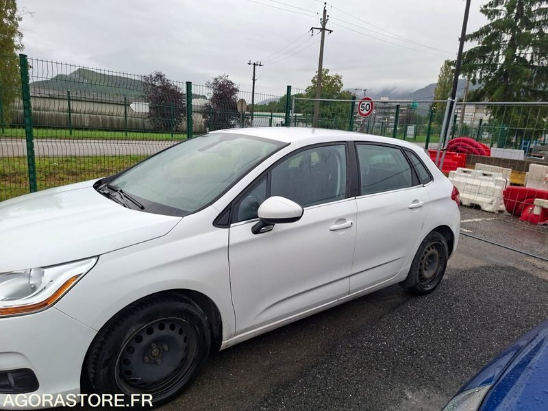 CITROEN C4 Entreprise VU 5p Berline HD- 2014 - 216471 KM - P0403314 - سيارة: صورة 4 CITROEN C4 Entreprise VU 5p Berline HD- 2014 - 216471 KM - P0403314 - سيارة: صورة 4