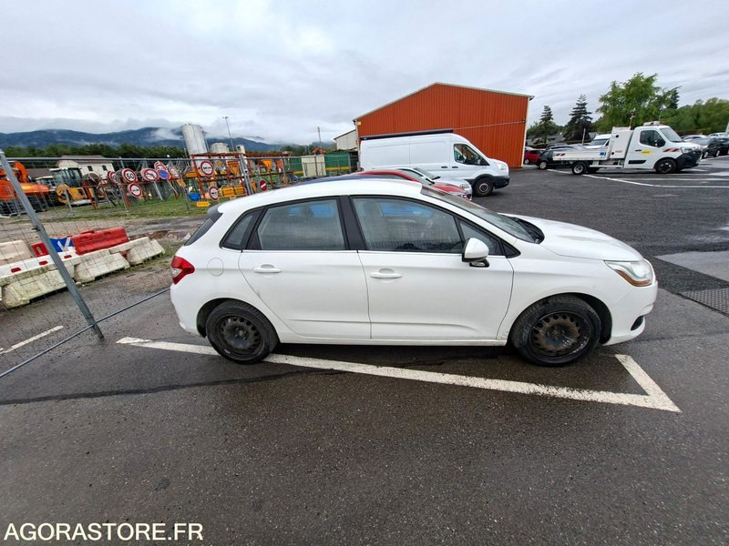 CITROEN C4 Entreprise VU 5p Berline HD- 2014 - 216471 KM - P0403314 - سيارة: صورة 2 CITROEN C4 Entreprise VU 5p Berline HD- 2014 - 216471 KM - P0403314 - سيارة: صورة 2