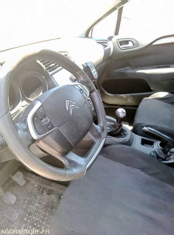 CITROEN C4 - سيارة: صورة 1 CITROEN C4 - سيارة: صورة 1