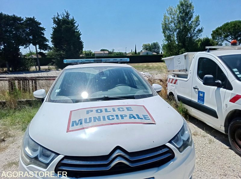 CITROEN C4 - سيارة: صورة 5 CITROEN C4 - سيارة: صورة 5