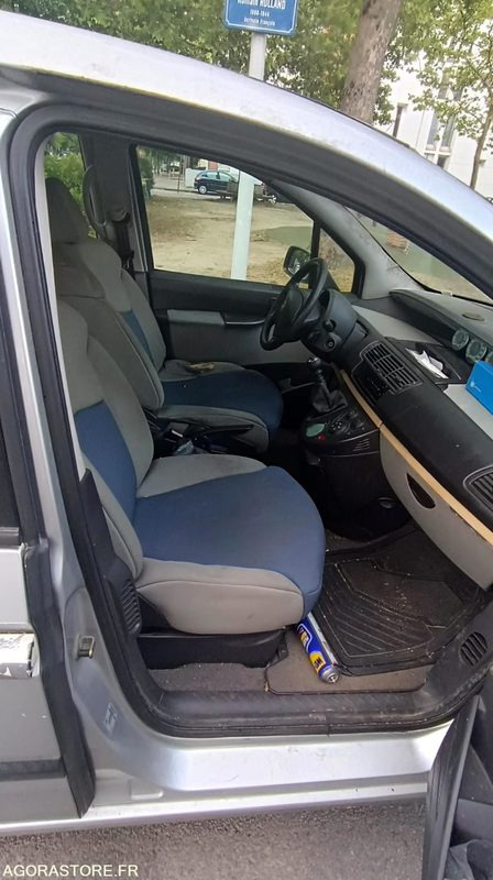 CITROEN C8 - 2005 - 231 000 KM - سيارة: صورة 4 CITROEN C8 - 2005 - 231 000 KM - سيارة: صورة 4