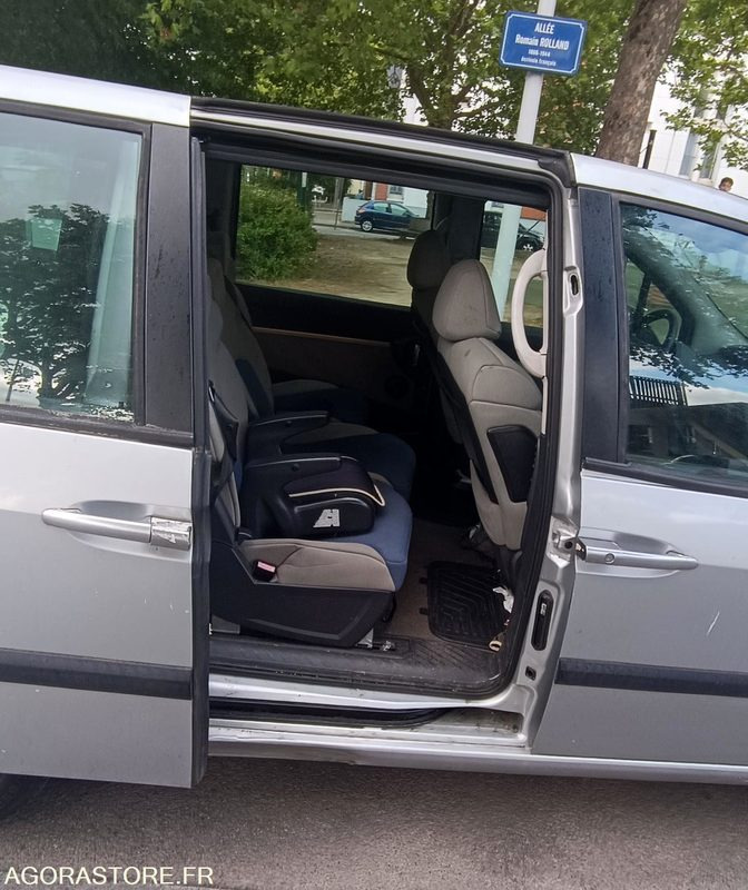 CITROEN C8 - 2005 - 231 000 KM - سيارة: صورة 5 CITROEN C8 - 2005 - 231 000 KM - سيارة: صورة 5