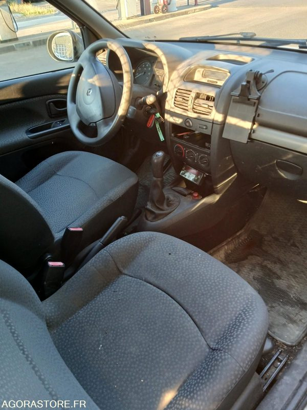 CLIO DCI 2009 203197 KM IL Y A UNE CONTRE VISITE - فان المدمجة: صورة 5 CLIO DCI 2009 203197 KM IL Y A UNE CONTRE VISITE - فان المدمجة: صورة 5