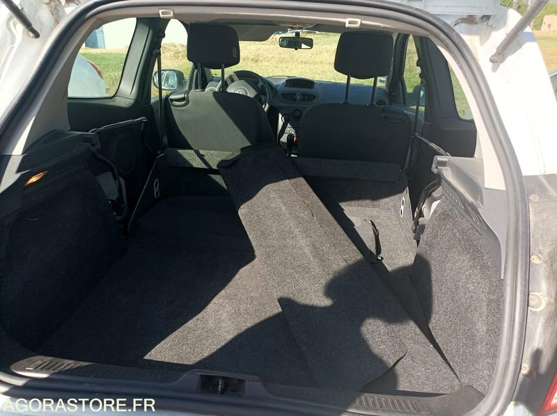 CLIO III 2010 2 places - سيارة: صورة 4 CLIO III 2010 2 places - سيارة: صورة 4