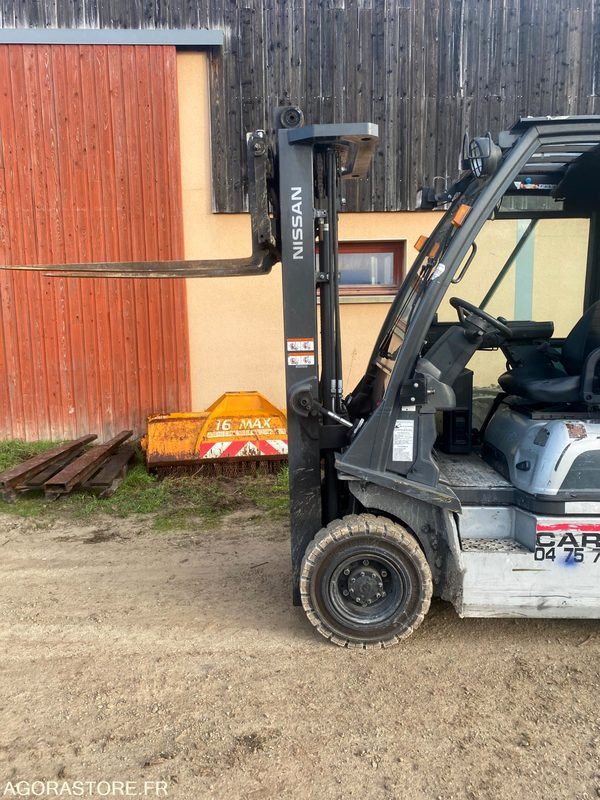 Chariot élévateur GAZ NISSAN 1.8T - رافعة شوكية تعمل بالغاز: صورة 2 Chariot élévateur GAZ NISSAN 1.8T - رافعة شوكية تعمل بالغاز: صورة 2