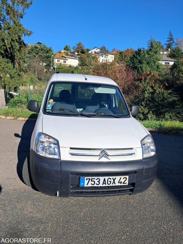 Citroën Berlingo 753 AGX 42 - فان المدمجة: صورة 1 Citroën Berlingo 753 AGX 42 - فان المدمجة: صورة 1