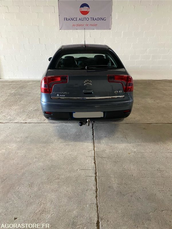 Citroën C5 1.6 HDi FAP 16V 110 cv - 2007 - سيارة: صورة 5 Citroën C5 1.6 HDi FAP 16V 110 cv - 2007 - سيارة: صورة 5