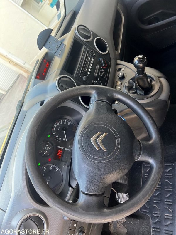 Citroen berlingo - 2016 - 76000km - سيارة: صورة 5 Citroen berlingo - 2016 - 76000km - سيارة: صورة 5