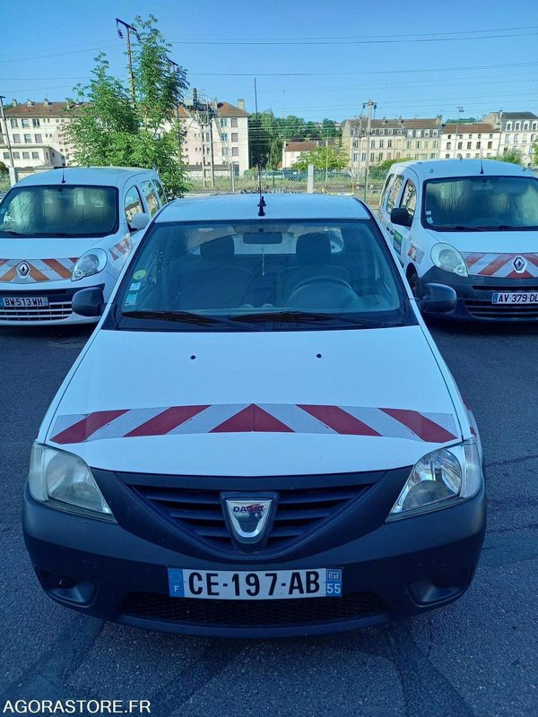 DACIA LOGAN PICK UP 2 PLACES - سيارة: صورة 2 DACIA LOGAN PICK UP 2 PLACES - سيارة: صورة 2