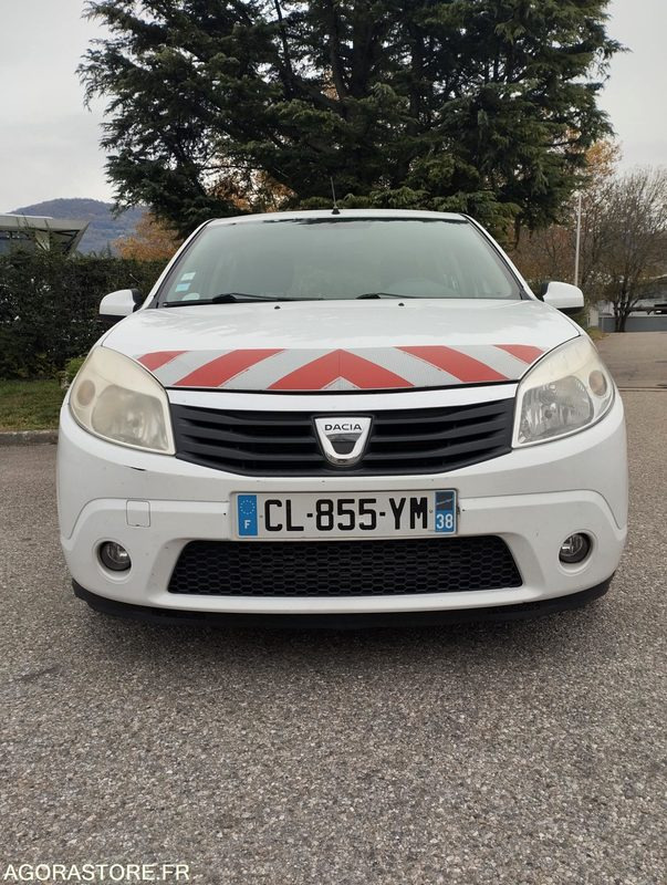 DACIA SANDERO_1.5 dCi eco2 90 cv _ CL-855-YM - سيارة: صورة 2 DACIA SANDERO_1.5 dCi eco2 90 cv _ CL-855-YM - سيارة: صورة 2