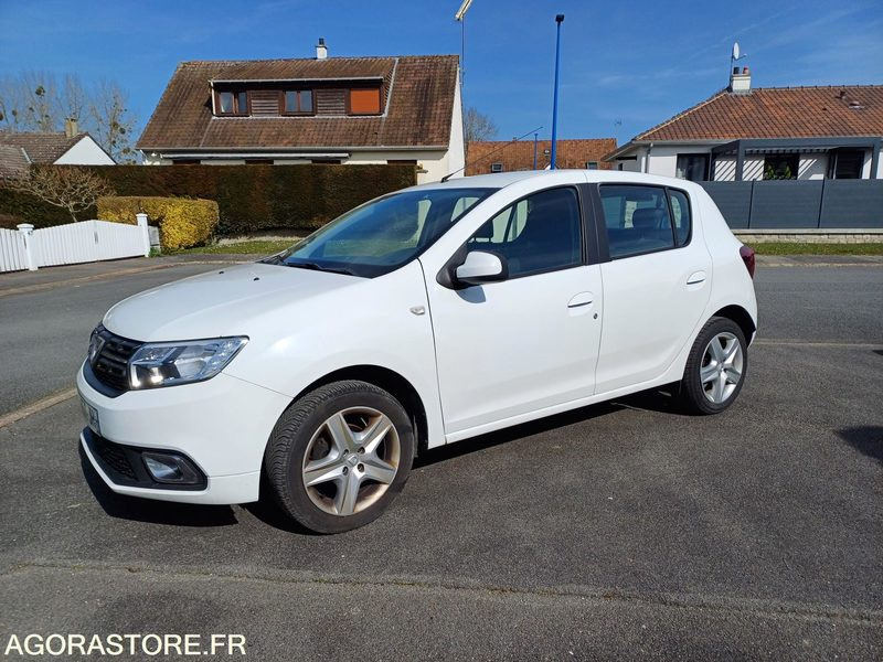 DACIA SANDERO EW-951-JH - 2018 - 179 000 km - سيارة: صورة 3 DACIA SANDERO EW-951-JH - 2018 - 179 000 km - سيارة: صورة 3