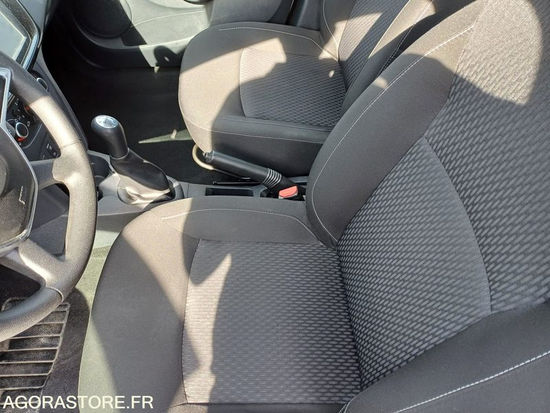 DACIA SANDERO EW-951-JH - 2018 - 179 000 km - سيارة: صورة 4 DACIA SANDERO EW-951-JH - 2018 - 179 000 km - سيارة: صورة 4