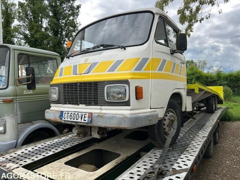 DEPANNEUSE DAIMLER 1973 155200 KM - شاحنة سحب: صورة 1 DEPANNEUSE DAIMLER 1973 155200 KM - شاحنة سحب: صورة 1
