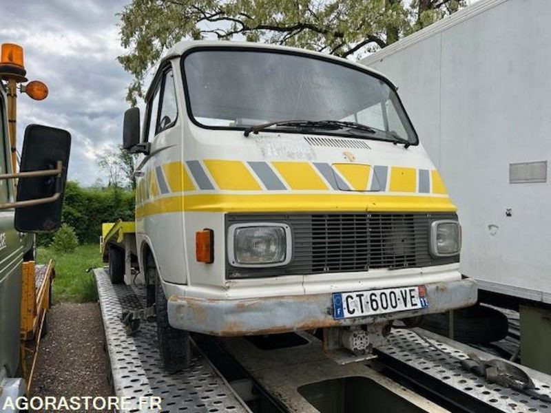 DEPANNEUSE DAIMLER 1973 155200 KM - شاحنة سحب: صورة 2 DEPANNEUSE DAIMLER 1973 155200 KM - شاحنة سحب: صورة 2
